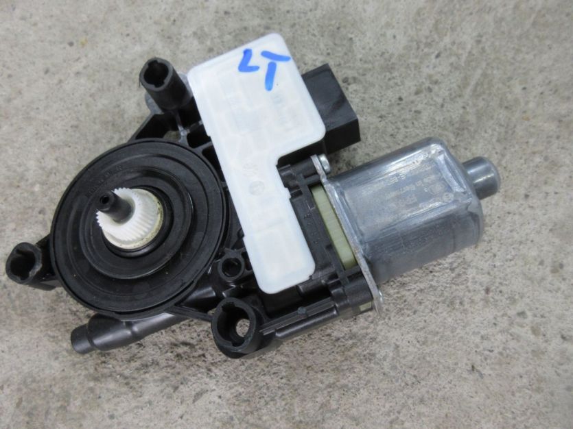 OCTAVIA III Liftback SILNICZEK SZYBY PRAWY TYŁ