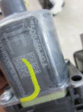 OCTAVIA III Liftback SILNICZEK SZYBY PRAWY TYŁ