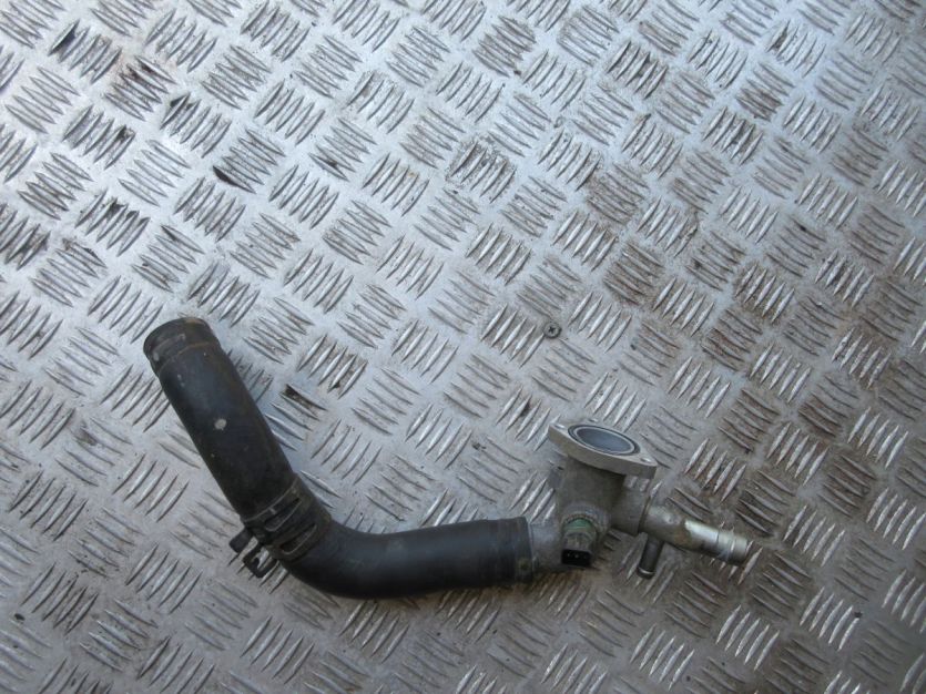 kia venga 1.4 16v g4fa OBUDOWA TERMOSTATU