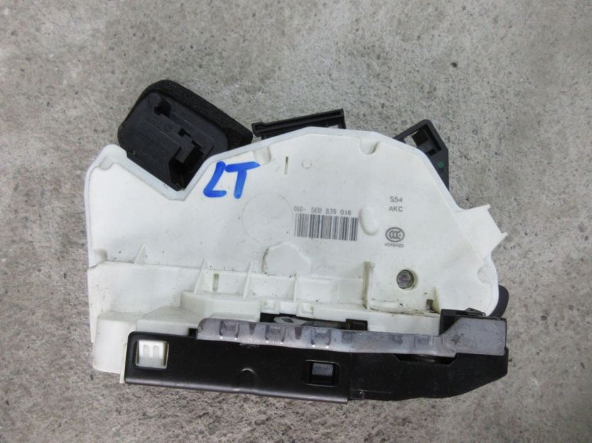 OCTAVIA III Liftback ZAMEK DRZWI PRAWY TYŁ