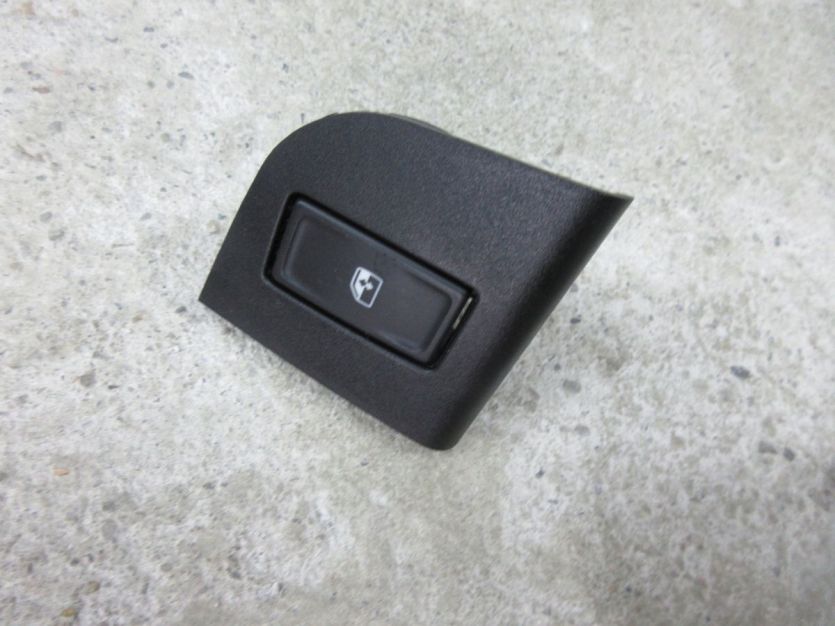 OCTAVIA III Liftback PRZEŁACZNIK SZYBY LEWY TYŁ