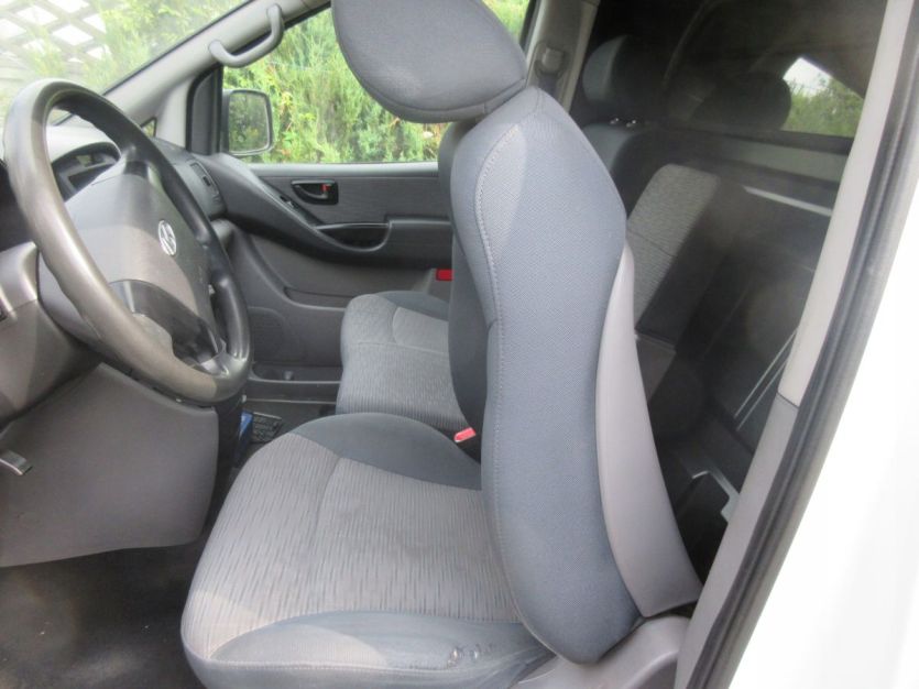 HYUNDAI H-1 II 2010 R. FOTEL LEWY PRZÓD