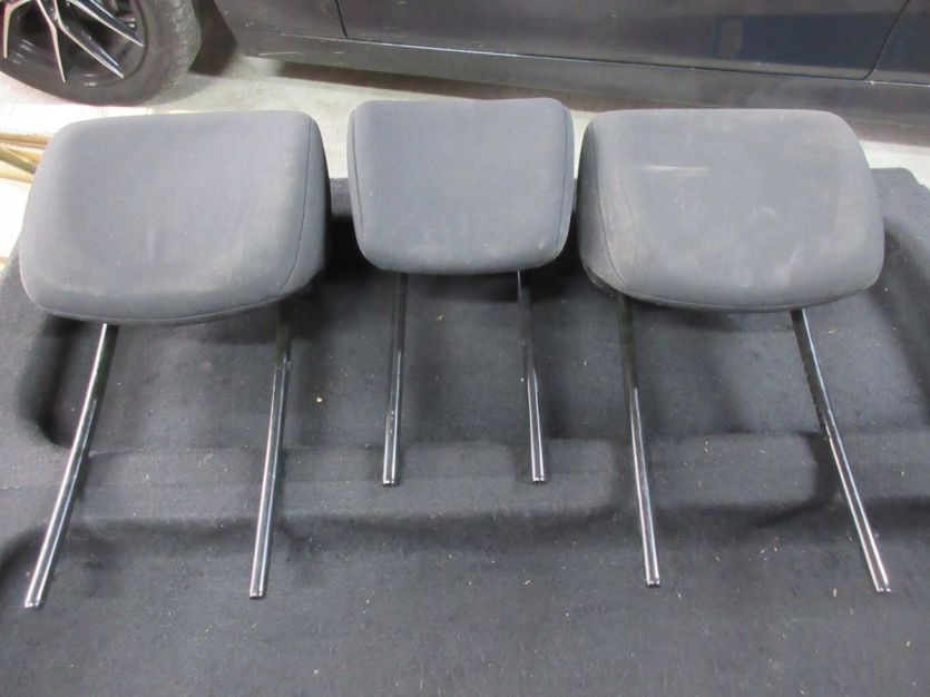 DACIA DUSTER LIFT ZAGŁÓWKI TYŁ