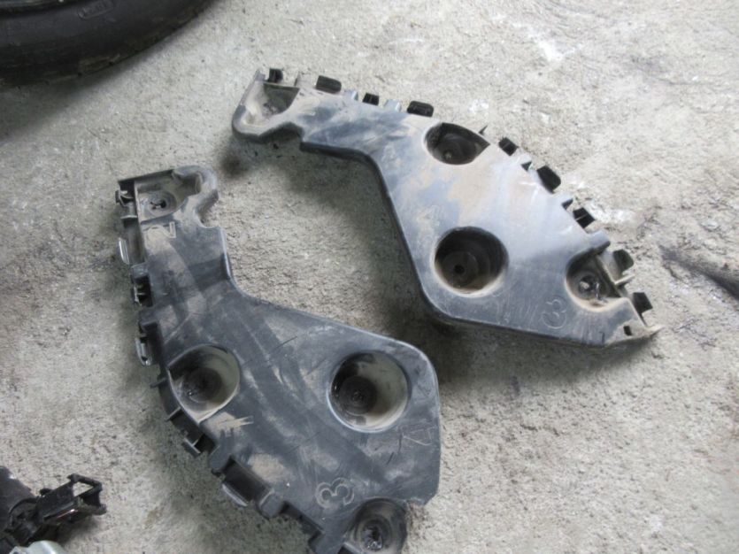 DACIA DUSTER I LIFT SLIZG ZDERZAKA PRAWY TYŁ