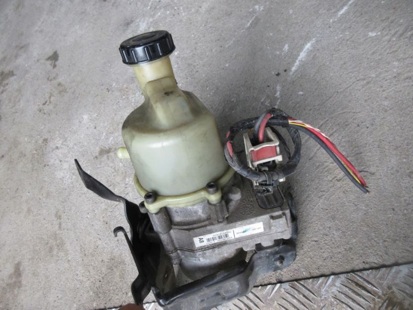 DACIA DUSTER I POMPA WSPOMAGANIA 491108300R