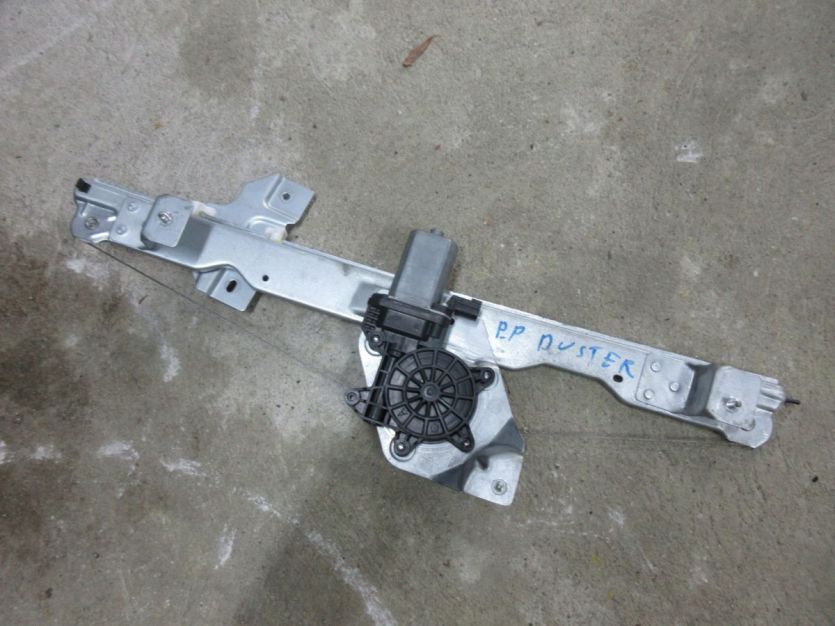 DACIA DUSTER I LIFT MECHANIZM SZYBY PRAWY PRZÓD