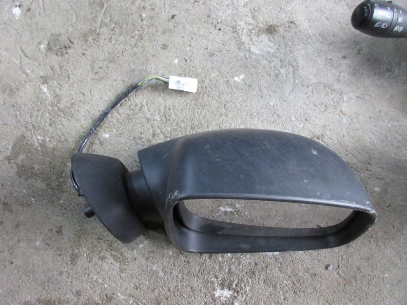 DACIA DUSTER I LIFT LUSTERKO PRAWE 7PIN