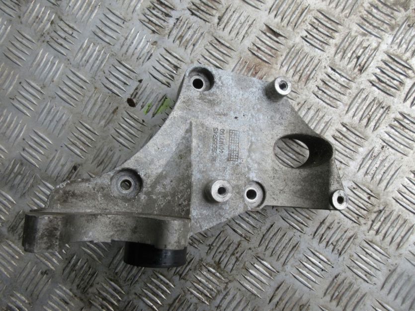 CHEVROLET AVEO T300 1.4 ŁAPA PODSTAWA ROLKA