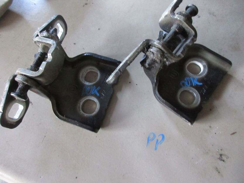 DACIA LODGY DOKKER ZAWIASY DRZWI PRAWY PRZÓD