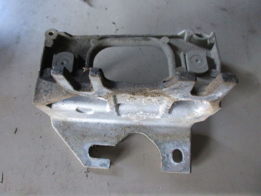 DACIA DUSTER I LIFT 1.5 DC 4X4 ŁAPA SKRZYNI