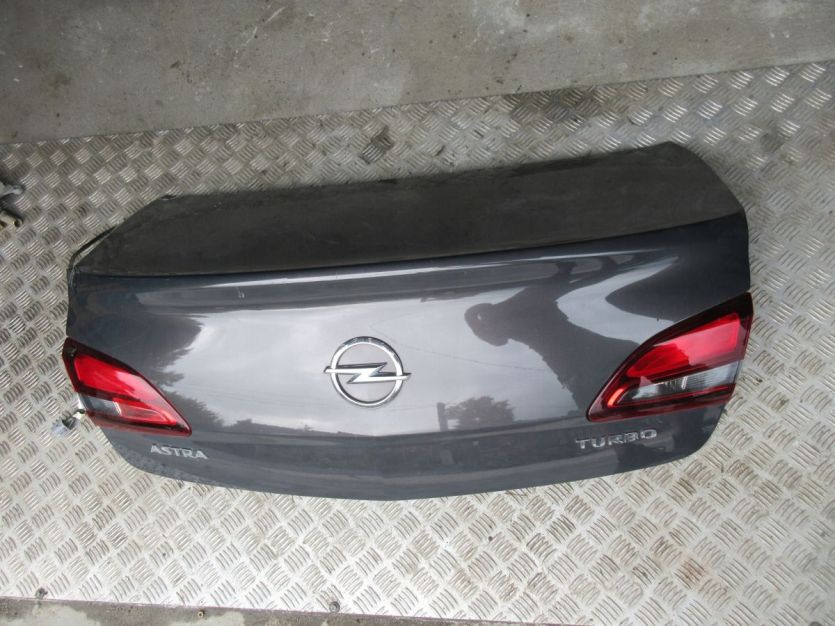 OPEL ASTRA J LIFT SEDAN KLAPA BAGAŻNIKA Z190