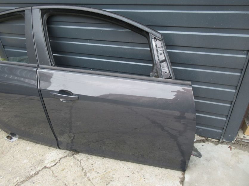 OPEL ASTRA J LIFT SEDAN DRZWI PRAWY PRZÓD Z190