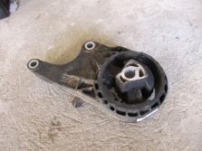 ASTRA J LIFT 1.4 T PODUSZKA SKRZYNI 13248600