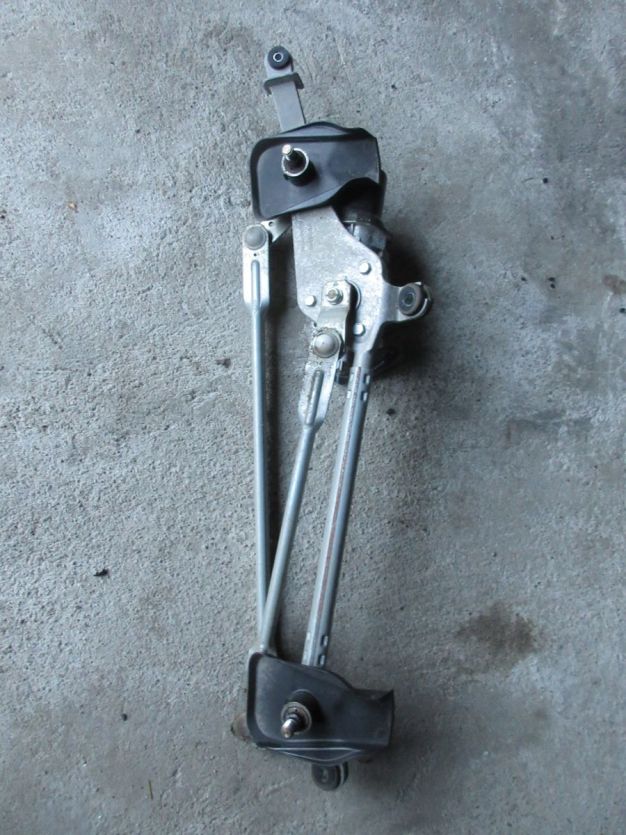 VITARA III 2018 R. 1.4 T. MECHANIZM WYCIERACZEK