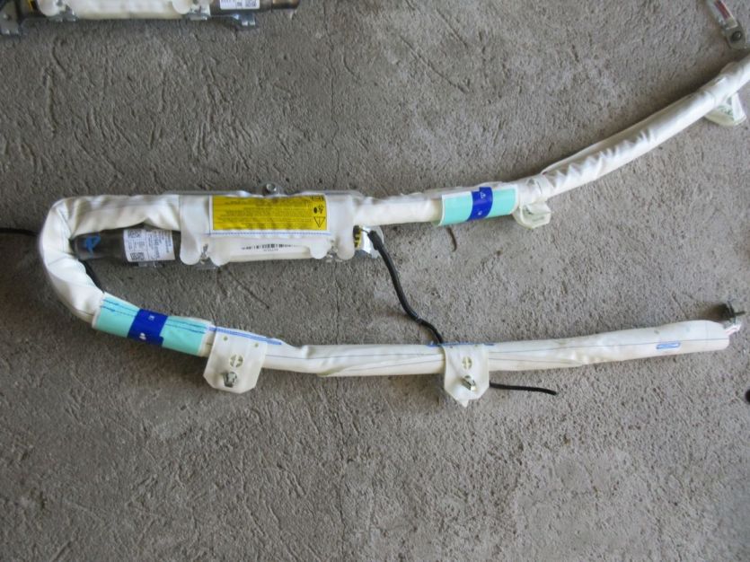 ASTRA J LIFT SEDAN KURTYNA PRAWA 13251648