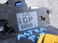 ASTRA J LIFT ZAMEK PRAWY PRZÓD 13579523