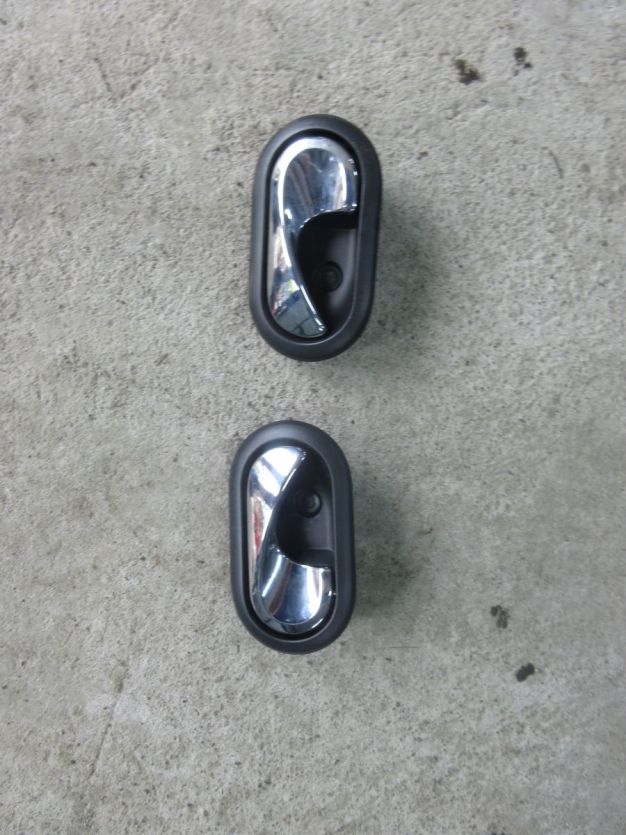 DACIA LODGY DOKKER KLAMKA PRAWY PRZÓD