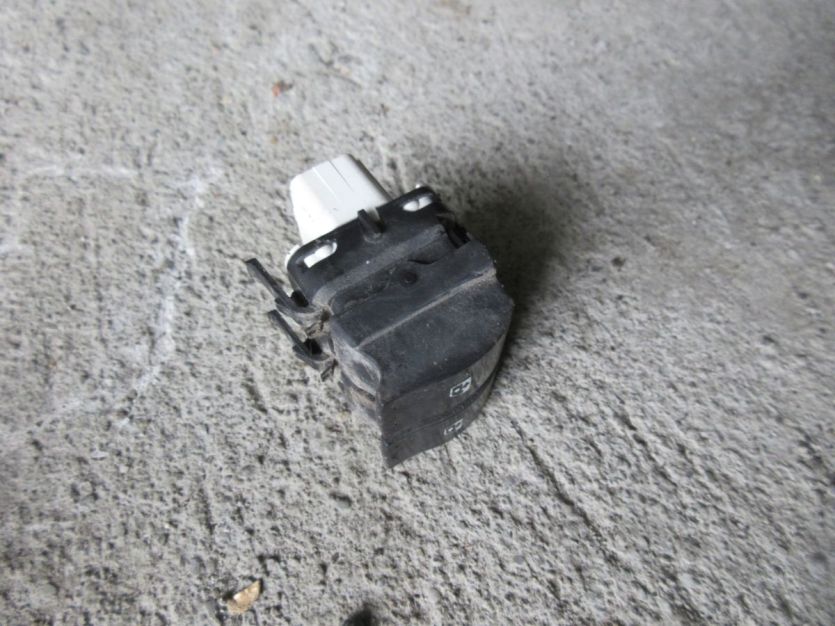 VIVARO TRAFIC II PRZEŁĄCZNIK SZYB LEWY