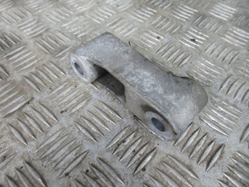 DACIA DUSTER II DUSTER 2 21 R . 1.0 TCE ŁAPA WSPORNIK