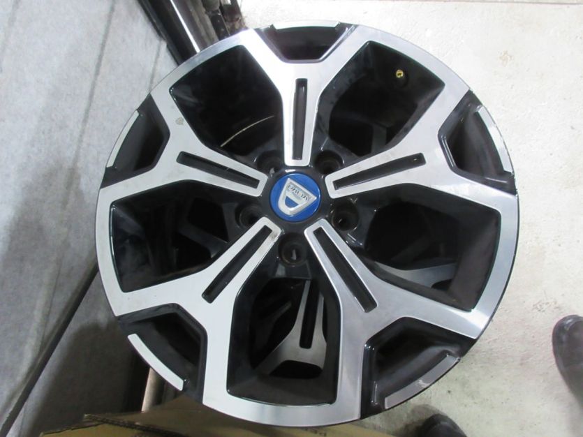 DACIA DUSTER II DUSTER 2 21 R . FELGA R17 17 40300-4905R