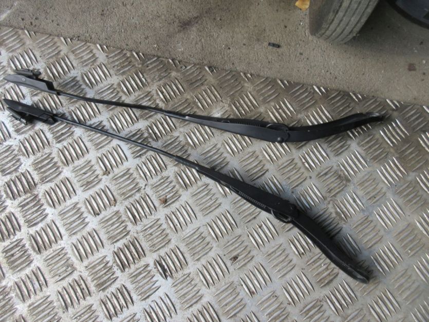 DACIA DUSTER II DUSTER 2 21 R . 1.0 TCE RAMIONA WYCIERACZEK PRZÓD