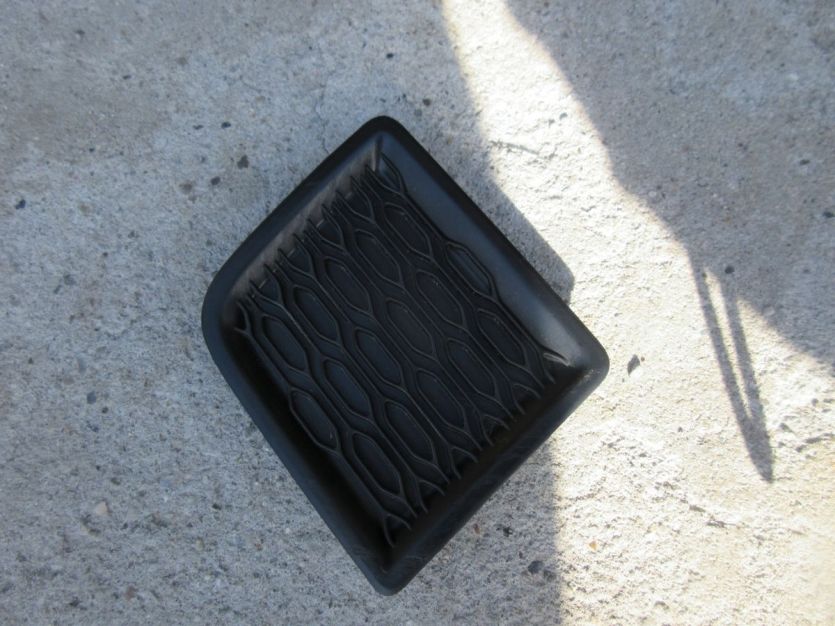 DACIA DUSTER II DUSTER 2 21 R . 1.0 TCE LISTWA NA BŁOTNIK PRAWY PRZÓD