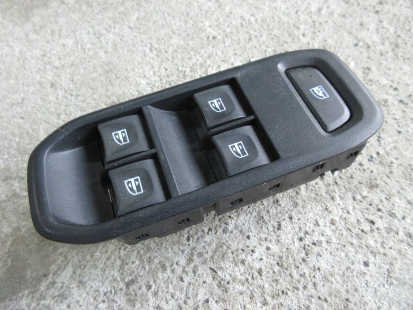 DACIA DUSTER II DUSTER 2 21 R . PRZEŁĄCZNIK SZYB LEWY PRZÓD