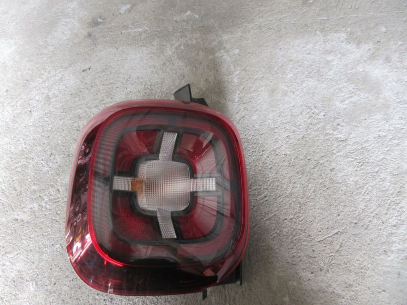 DACIA DUSTER II 21 R. LAMPA LEWY TYŁ 265558217R