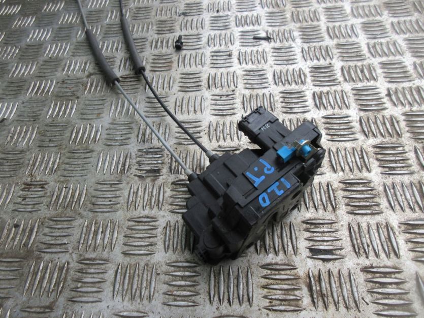 HYUNDAI I20 1.2 2008 R. ZAMEK PRAWY TYŁ 81420-1J020