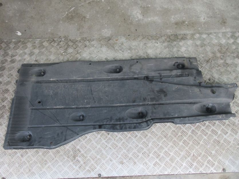 OCTAVIA III RS OSŁONA LEWA DOLNA PODŁOGO 5Q0825202.S