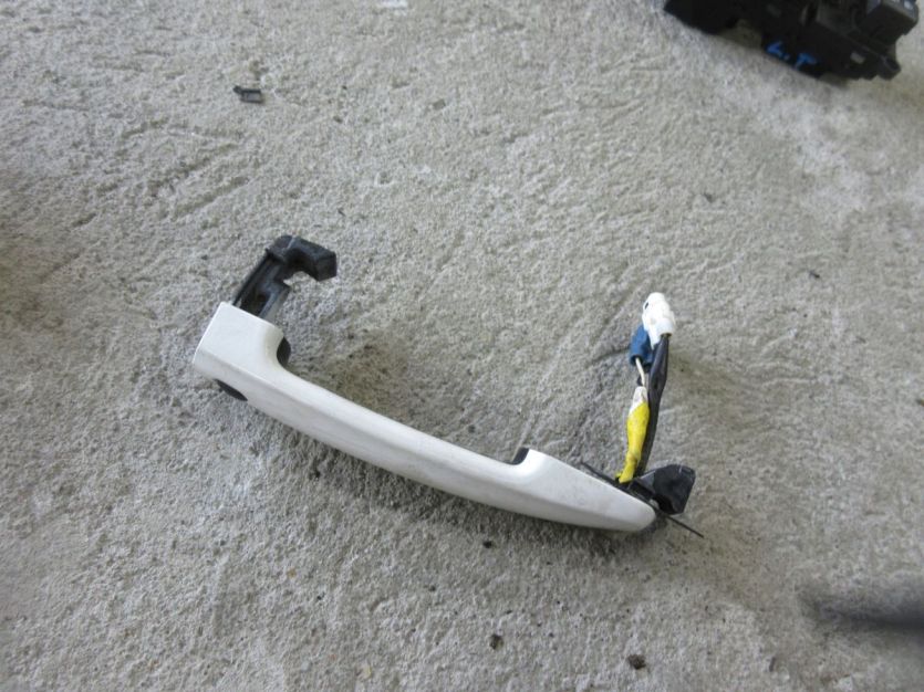 SUZUKI VITARA III VITARA 3 KLAMKA PRAWY PRZÓD