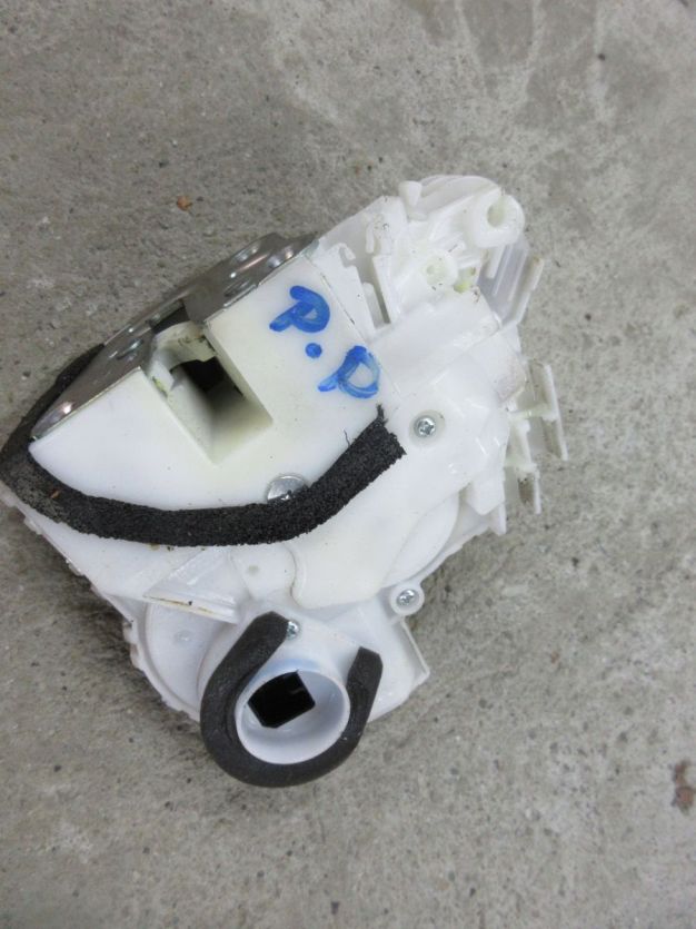 SUZUKI VITARA III VITARA 3 ZAMEK PRAWY PRZÓD 82201-54P30