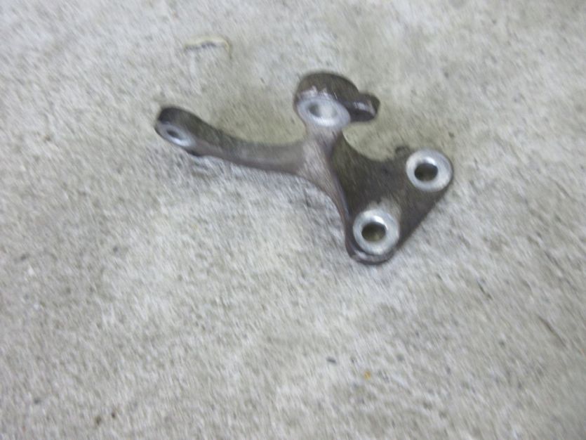 SUZUKI VITARA III VITARA 3 1.4 T WSPORNIK