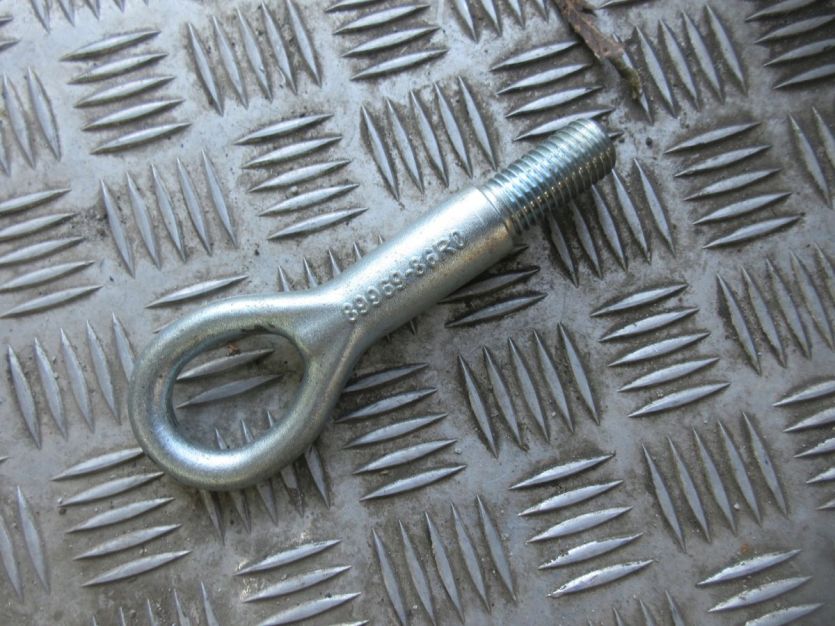 SUZUKI VITARA III VITARA 3 HAK UCHO WKRĘTKA