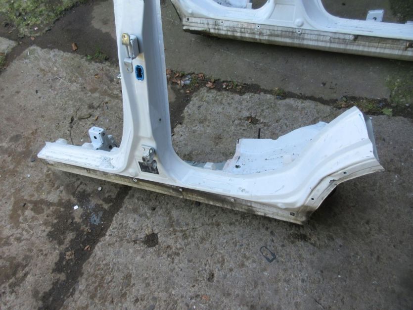 SUZUKI VITARA III VITARA 3 PRÓG SŁUPRK LEWY