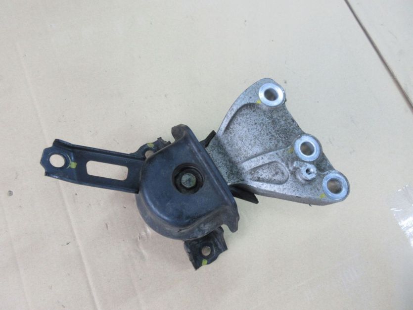 SUZUKI VITARA III VITARA 3 1.4 T ŁAPA PODUSZKA SILNIKA