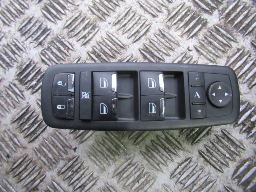 MASERATI GHIBLI M157 PRZEŁACZNIK SZYB LEWY 670025406