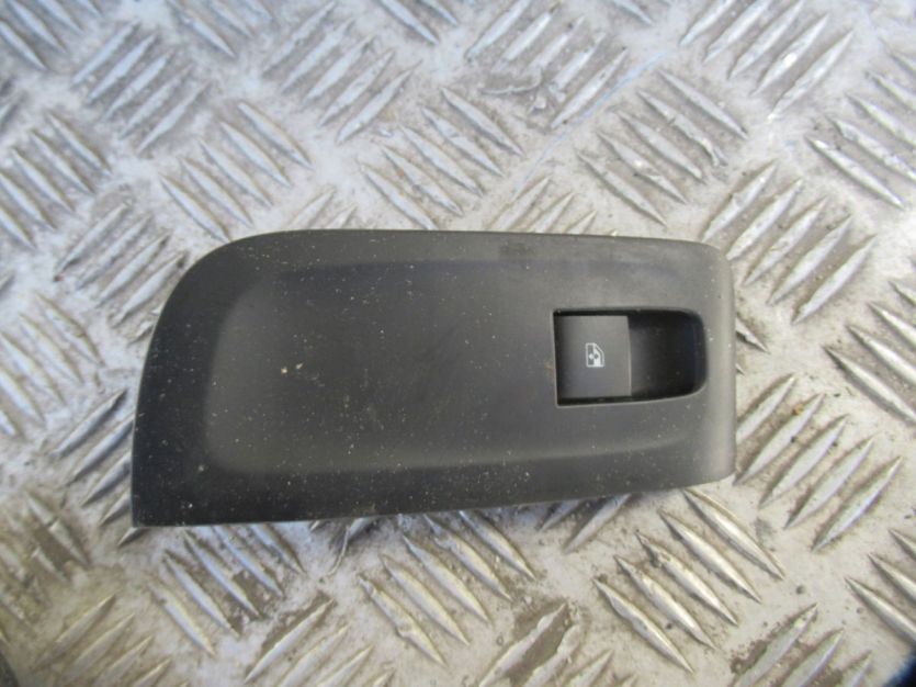 OPEL ZAFIRA C LIFT 2017 R. PRZEŁĄCZNIK SZYB PRAWY 22915102