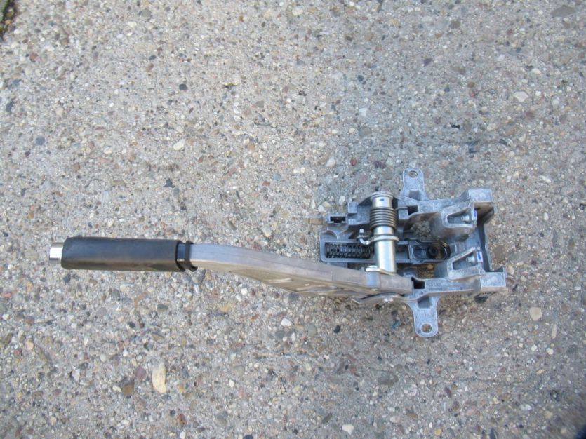 OPEL ZAFIRA C LIFT 2017 R. 2.0 TDCI HAMULEC RĘCZNY 13364009