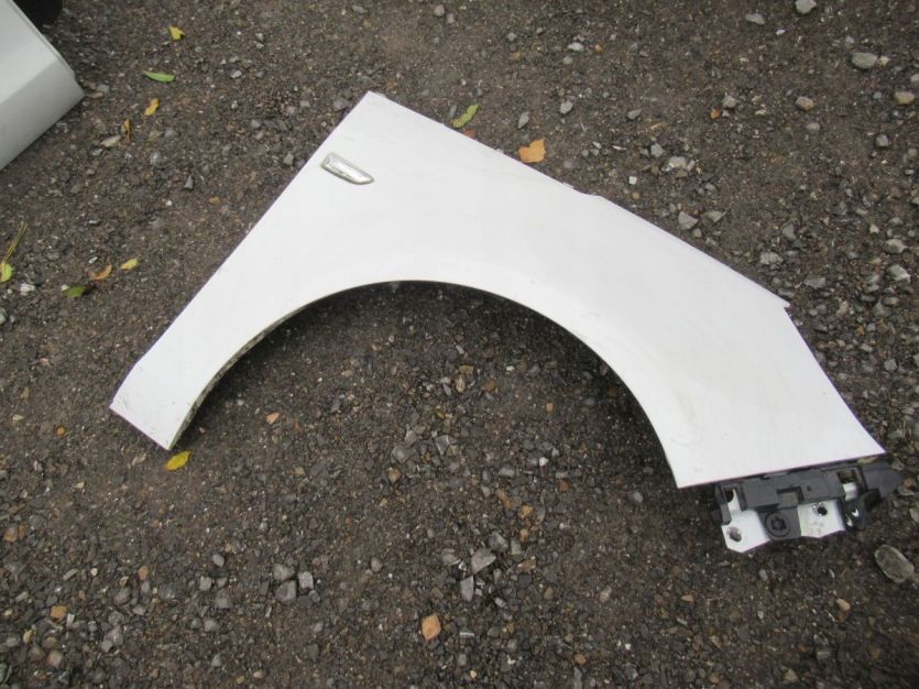 OPEL ZAFIRA C LIFT 2017 R. BŁOTNIK PRAWY PRZÓD