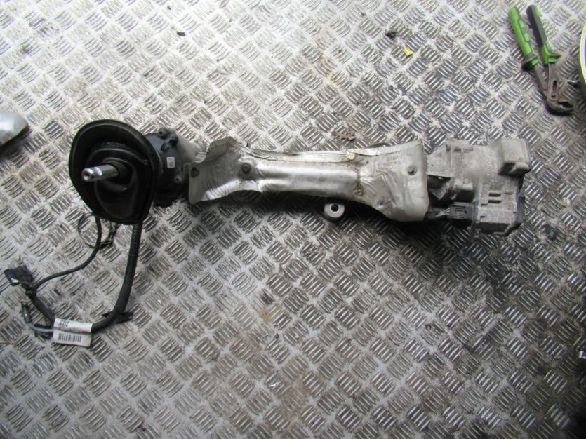 VOLVO V40 II lift R DESING R-DESING PRZEKŁADNIA MAGLOWNICA 31678017 EUROPA