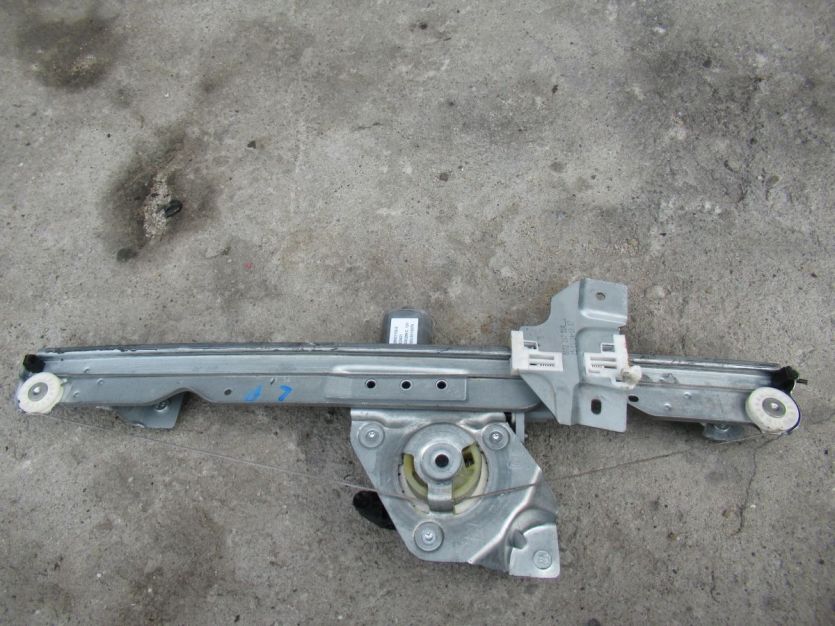 DACIA DUSTER I LIFT MECHANIZM SZYBY LEWY PRZÓD