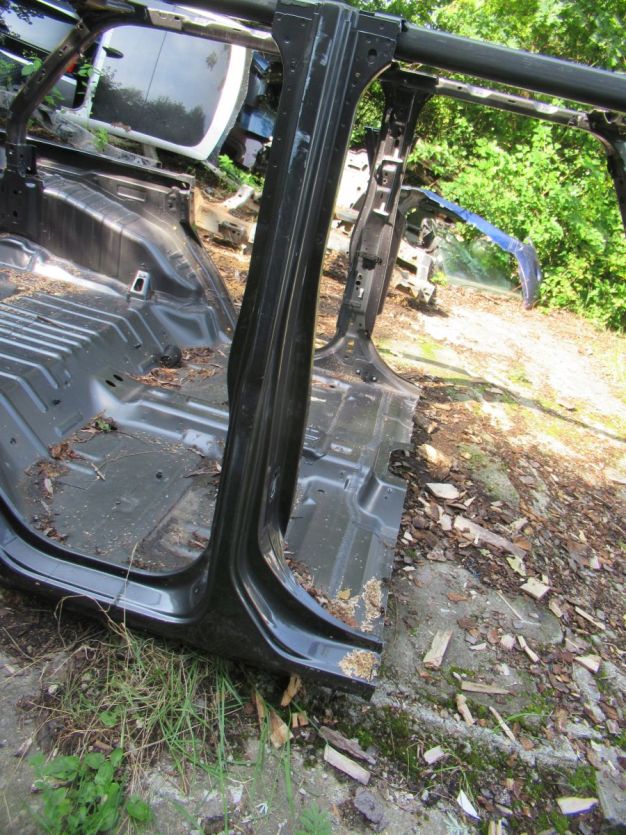 JEEP WRANGLER JL SAHARA 4D 2.2 D 2018+ SŁUPEK PRAWY