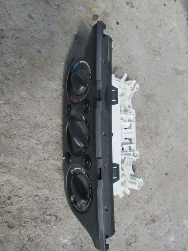 SUZUKI SWIFT MK6 1.3 16V PRZEŁĄCZNIK PANEL KLIMATYZACJI