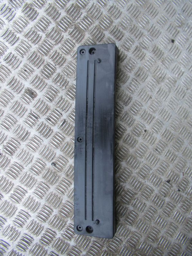 JAGUAR XF 2017 R. PODKŁADKA POD TABLICE PRZÓD GX6317A835A