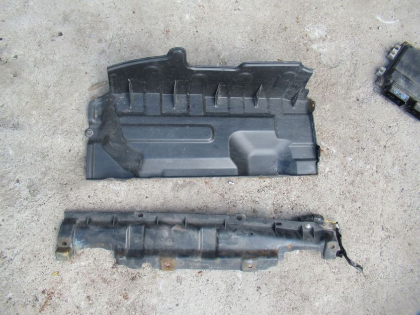 SUZUKI SWIFT MK6 1.3 16V KIEROWNICA POWIETRZA