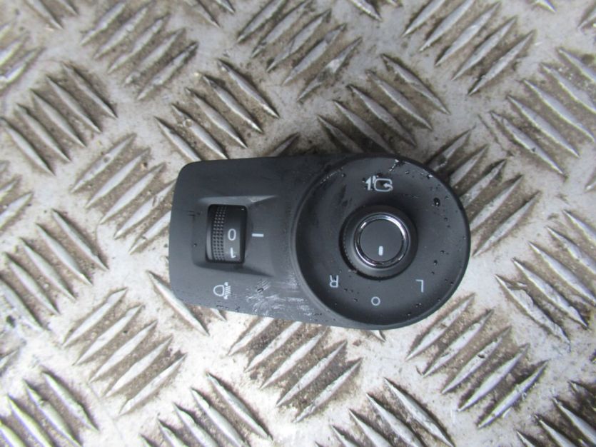 MG3 MG 3 1.5 HYBRID 2024 R. PRZEŁACZNIK LUSTEREK