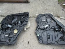 JEEP WRANGLER JL SAHARA 4D 2018 R. MECHANIZM PODNOSNIK SZYBY PRAWY TYŁ