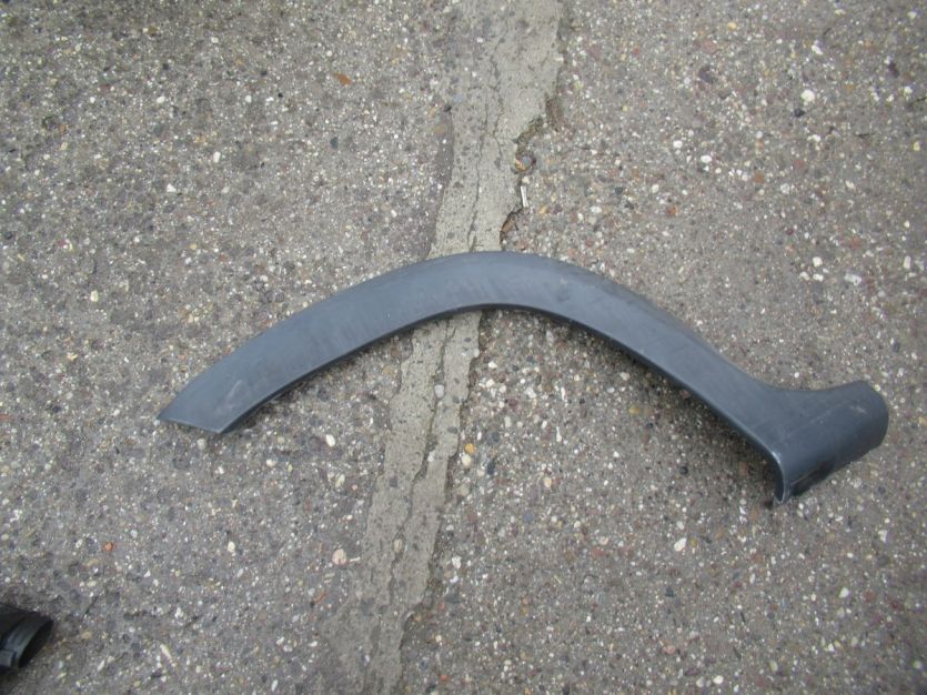 DACIA DUSTER I LISTWA BŁOTNIKA PRAWY TYŁ 788A24426R