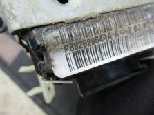 JEEP WRANGLER JL SAHARA 4D 2018 R. ZAMEK DRZWI PRAWY PRZÓD P68282954AA